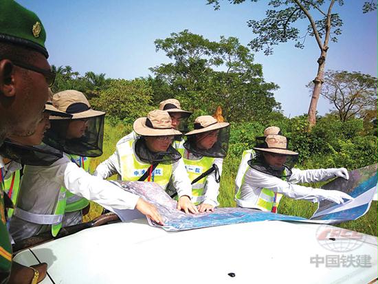 调查地质、选择线路方案.jpg